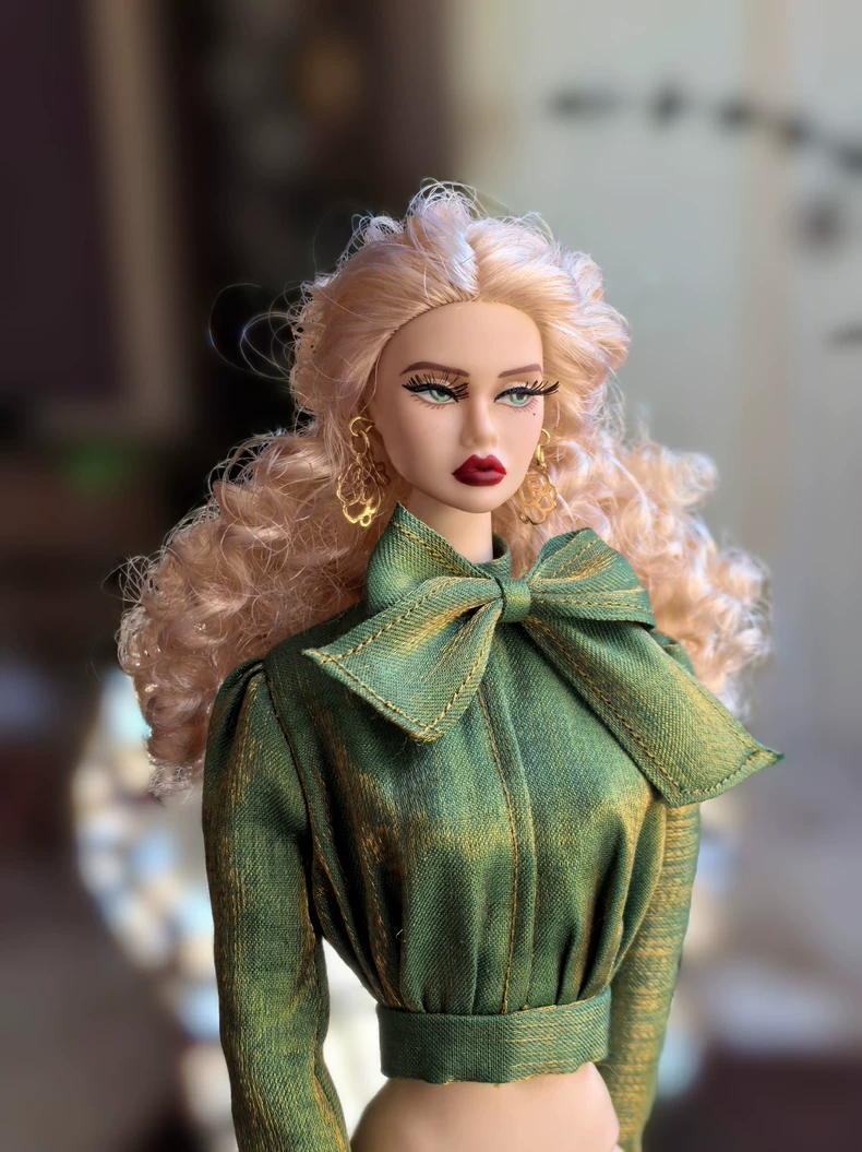 Luxury Grass-Green BJD Doll Outfit Set with Bow & Gold Accents – Premium 1/6 Fashion Ensemble - Image 3