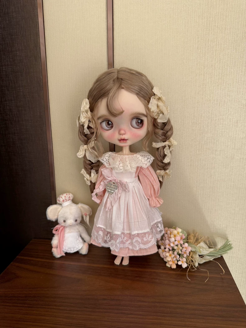 Elegant BLYTHE Doll Outfit: Delicate Dress & Apron in Pastel Shades, Premium Lace & Fine Fabric - Image 4