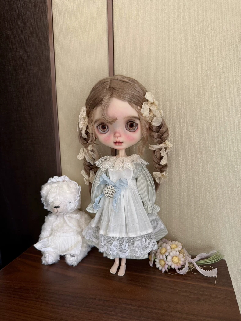 Elegant BLYTHE Doll Outfit: Delicate Dress & Apron in Pastel Shades, Premium Lace & Fine Fabric - Image 5