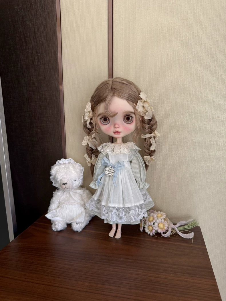 Elegant BLYTHE Doll Outfit: Delicate Dress & Apron in Pastel Shades, Premium Lace & Fine Fabric - Image 7