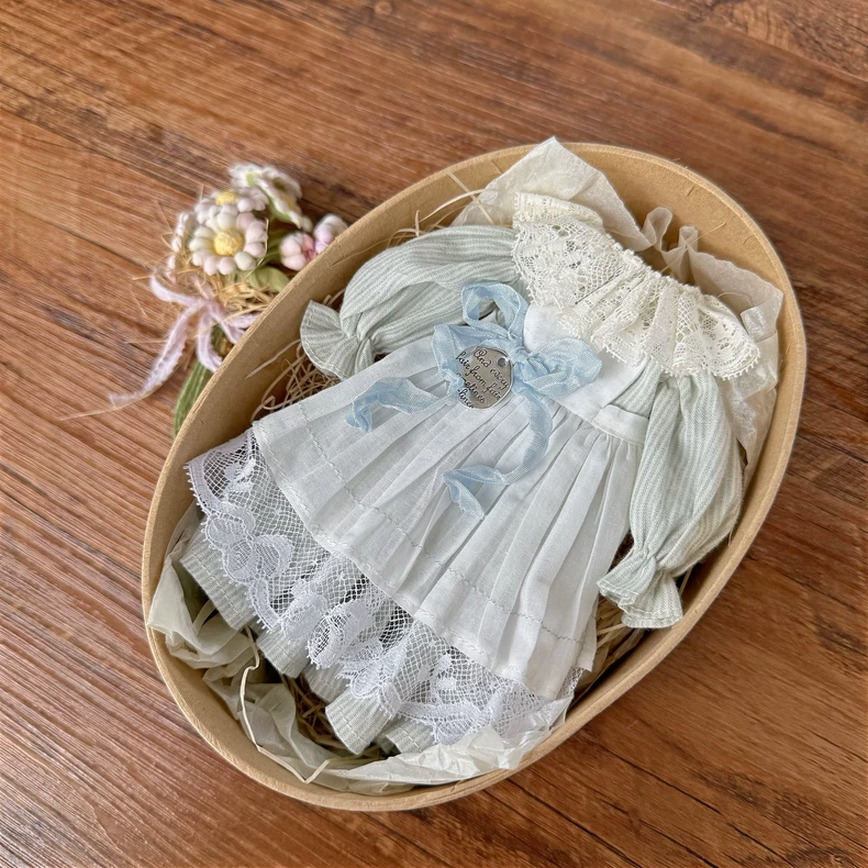 Elegant BLYTHE Doll Outfit: Delicate Dress & Apron in Pastel Shades, Premium Lace & Fine Fabric - Image 8