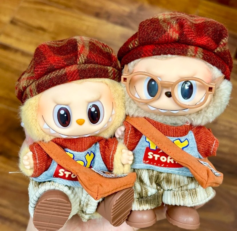 Charming Labubu Doll Outfit: Plaid Hat, Vibrant Sweater, Cozy Shorts & Bear Bag – Whimsical 4-Piece Set - Image 1