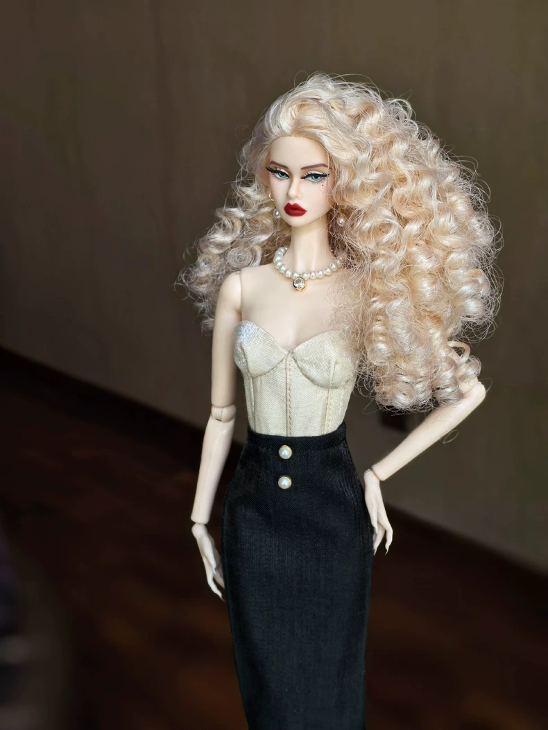 Elegant Vintage 1/6 BJD Doll Outfit: Corset, Fishtail Skirt & Pearl Accessories for Collectors - Image 2