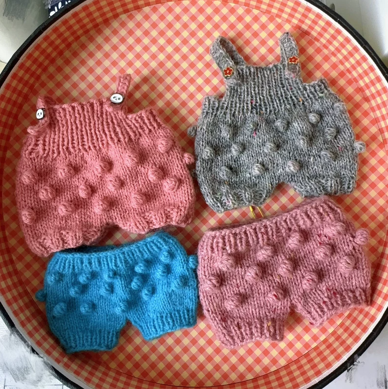 Handmade LABUBU Knitwear Set – Cozy Sweater, Pants & Accessories for Collectible Figures - Image 2