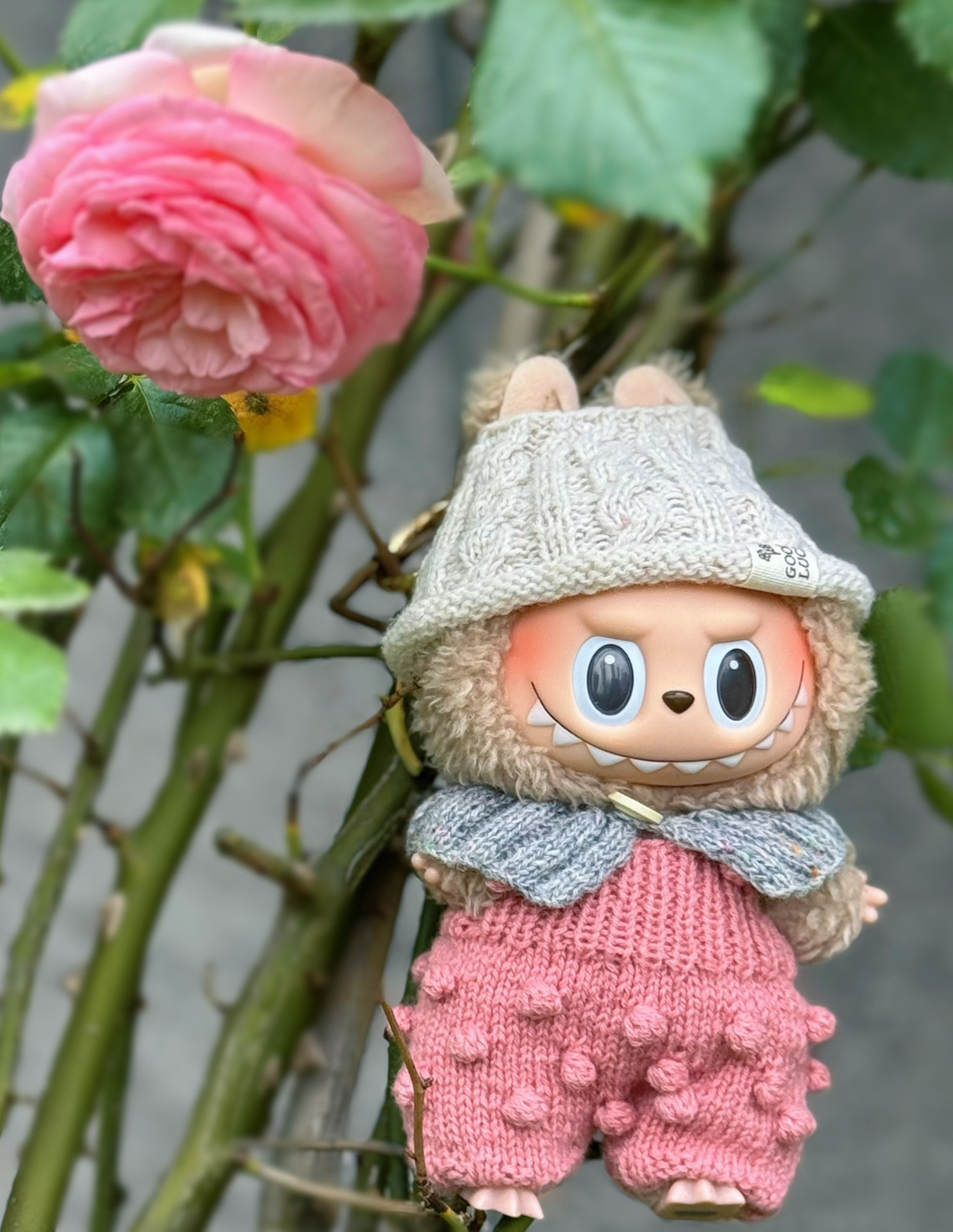 Handmade Knit Labubu Doll Outfit – Cozy Hat, Scarf & Pink Romper for Collectors - Image 5