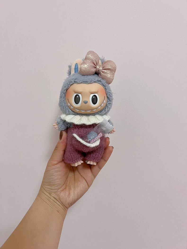 Hand-Knitted Labubu Doll Outfit: Cozy Sweater, Bow & Bibs – Customizable & Collectible - Image 1