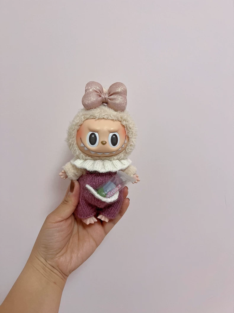 Hand-Knitted Labubu Doll Outfit: Cozy Sweater, Bow & Bibs – Customizable & Collectible - Image 2