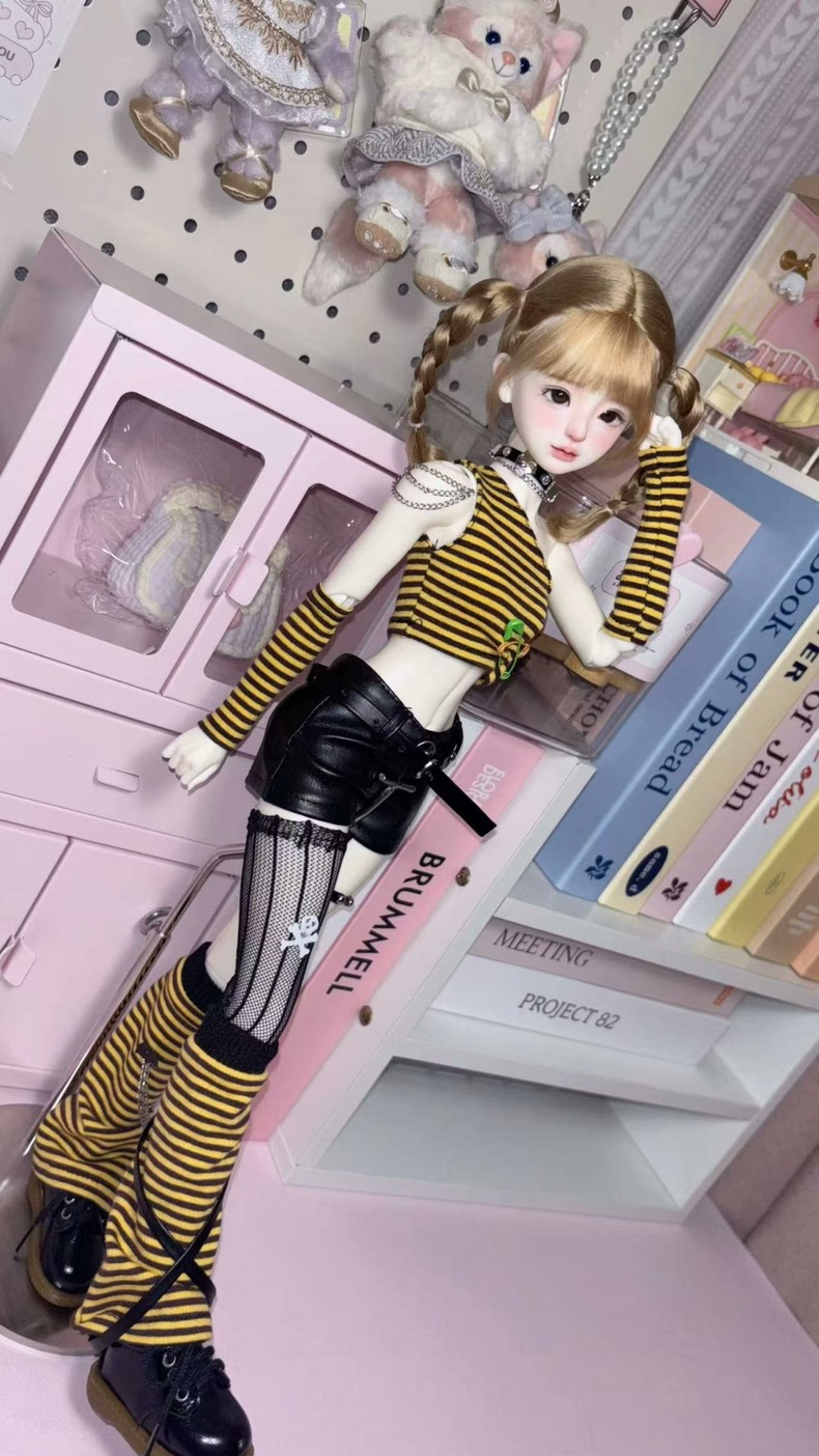 Stylish BJD 1/4 Doll Outfit: Vibrant Stripes, Edgy Accessories & Premium Craftsmanship - Image 5