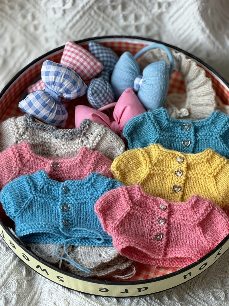 Handmade Knit Labubu Doll Outfit – Vibrant Green Cardigan & Brown Pants with Yellow Bow – Premium Quality & Durable - Image 5