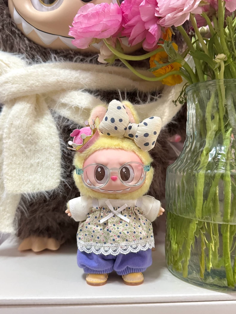 Charming Labubu Doll Outfit: Floral Dress & Sporty Pants Set for 17cm Figure – Elegant & Comfortable Collectible - Image 4