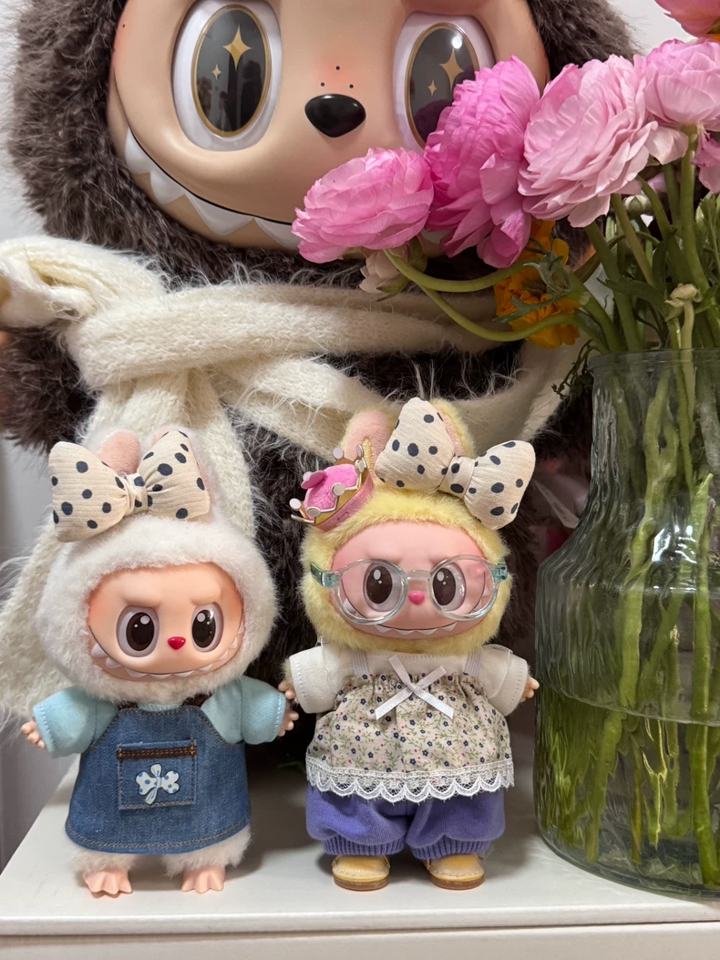 Charming Labubu Doll Outfit: Floral Dress & Sporty Pants Set for 17cm Figure – Elegant & Comfortable Collectible - Image 6