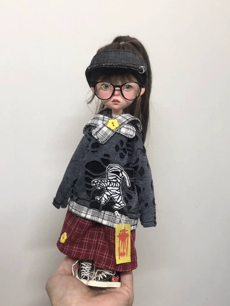 Home Alone Zombie Tee & Plaid Skirt Outfit for OB22 OB24 Blythe Dolls - Edgy Collector Fashion - Image 6