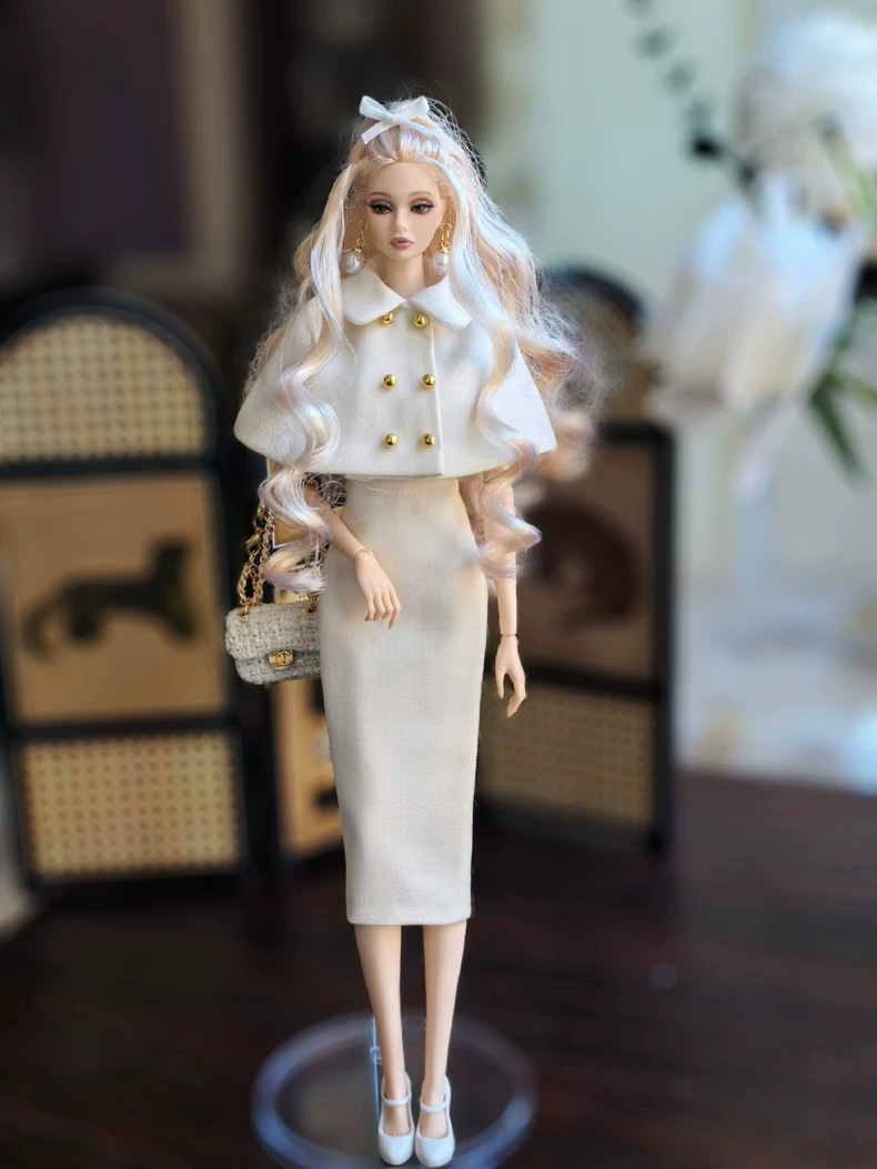 Elegant BJD 1/6 Outfit: Cape Top, Skirt & Hat Set in White/Black – Premium Doll Fashion - Image 1