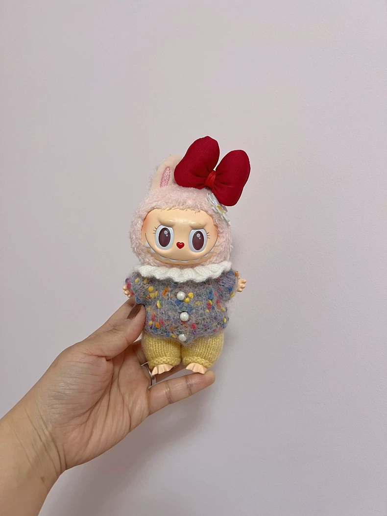 Handmade Labubu Doll Clothes Set – Cozy Sweater, Scarf & Pants - Image 1