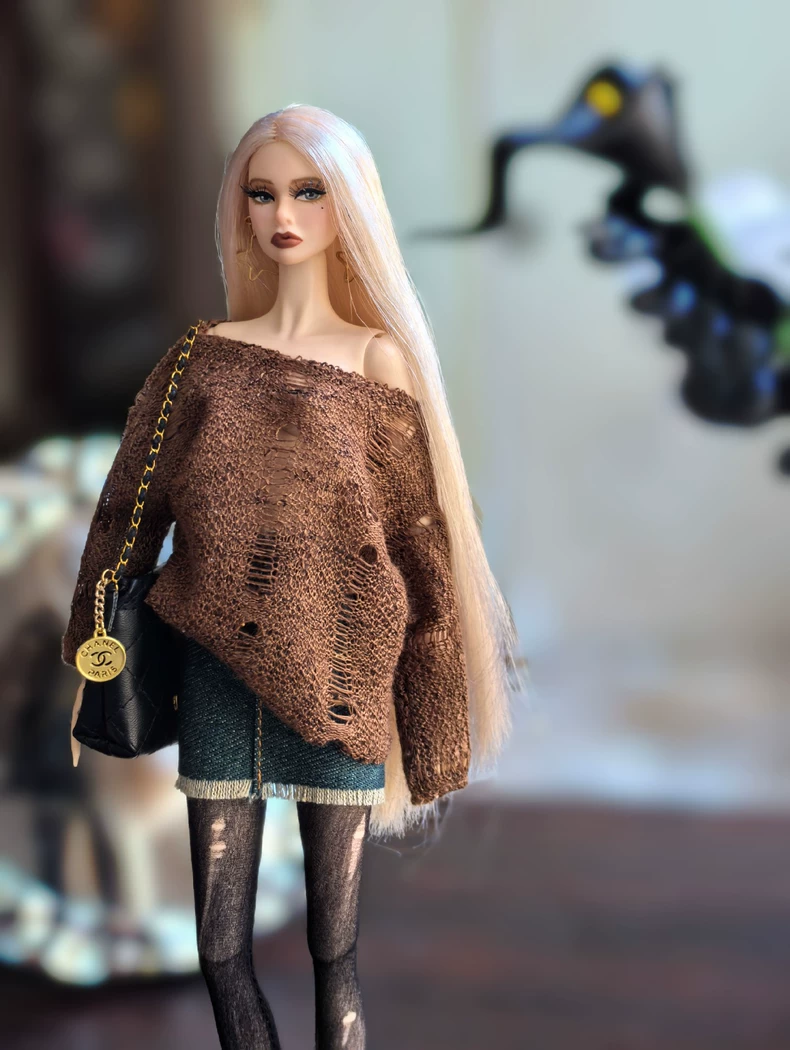 Trendy 1/6 BJD Streetwear Set: Distressed Sweater, Fringed Skirt & Accessories for Barbie & Dolls - Image 1