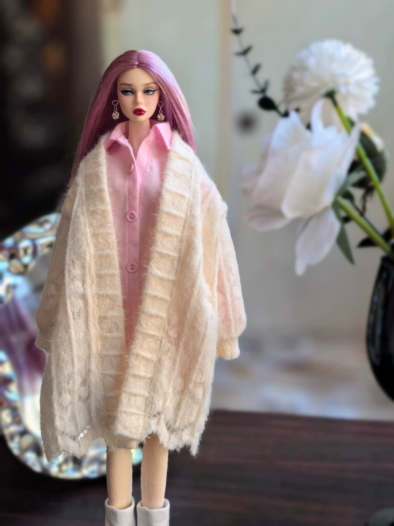 Cozy Chic BJD 1/6 Doll Outfit Set: Premium Loungewear Cardigan & Accessories - Image 1