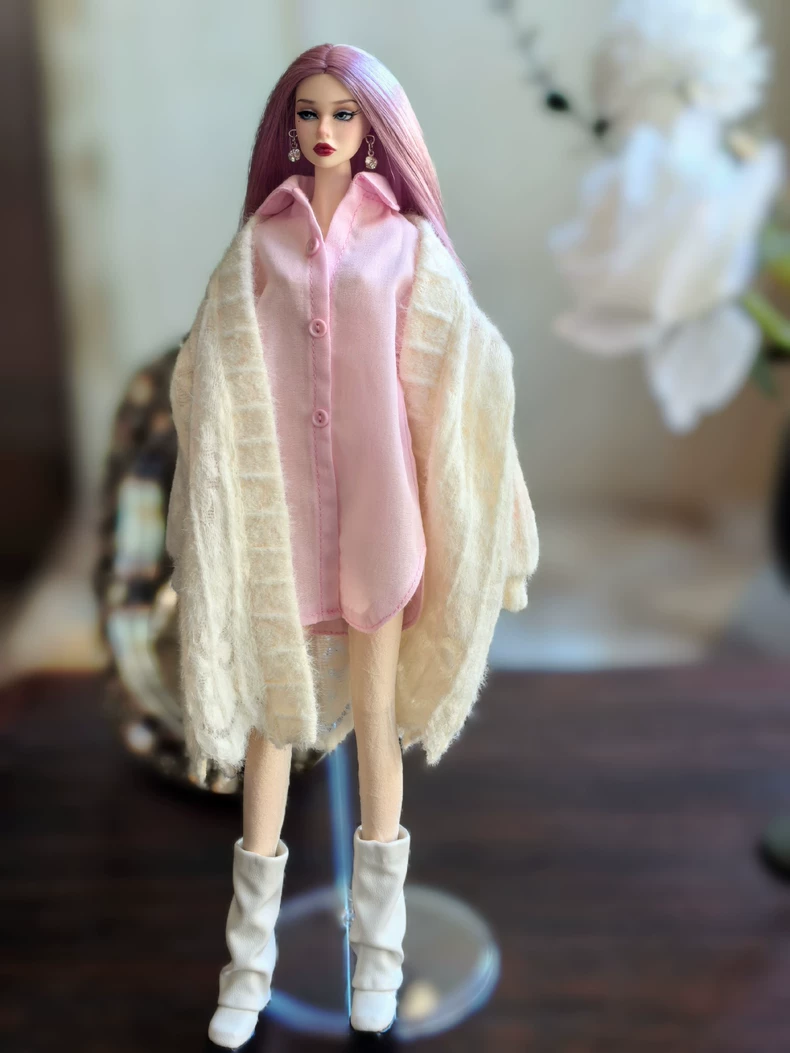 Cozy Chic BJD 1/6 Doll Outfit Set: Premium Loungewear Cardigan & Accessories - Image 4