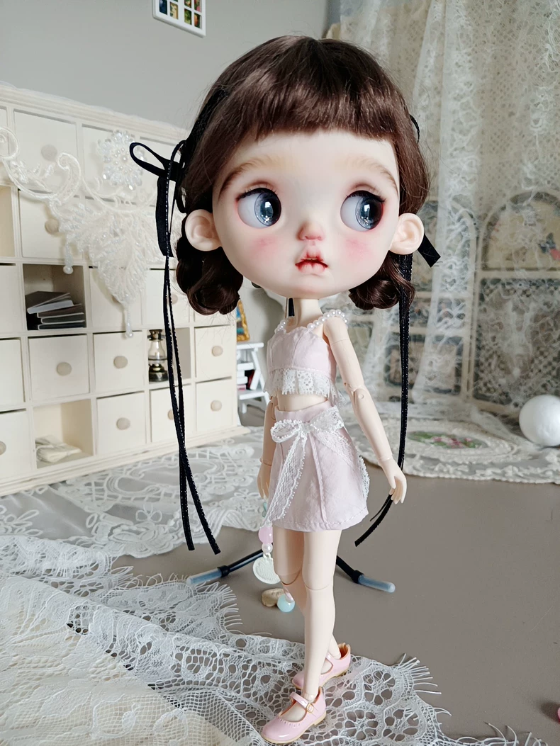 Charming Pastel Pink Lace Outfit for OB22 Dolls – Elegant & Playful BLYTHE Ensemble - Image 4