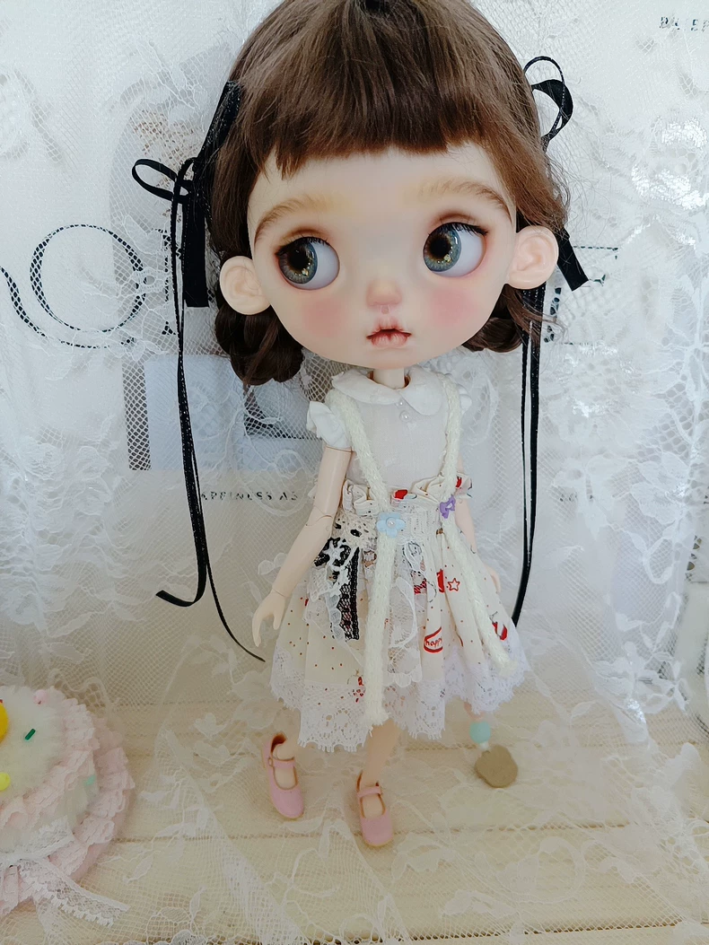 Charming BLYTHE Doll Lace Dress – Elegant & Playful Outfit for Collectors - Image 2