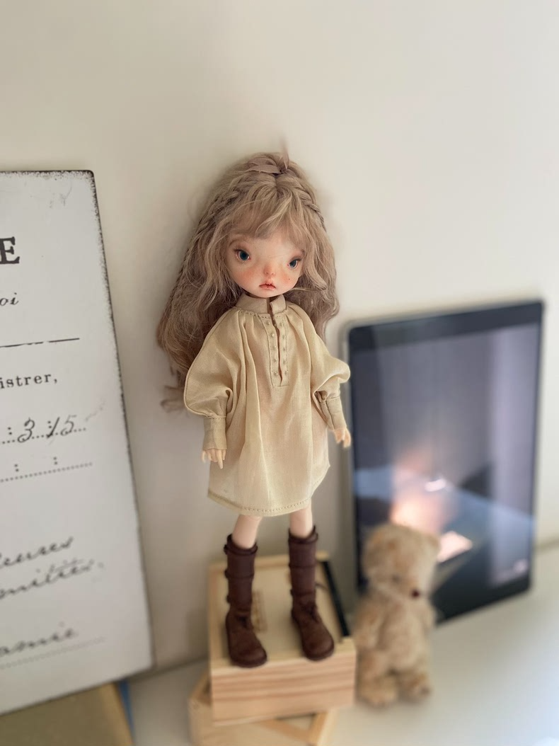 Chic Champagne Linen BLYTHE Doll Dress - Elegant OB22 OB24 Outfit, Collector's Luxury - Image 5