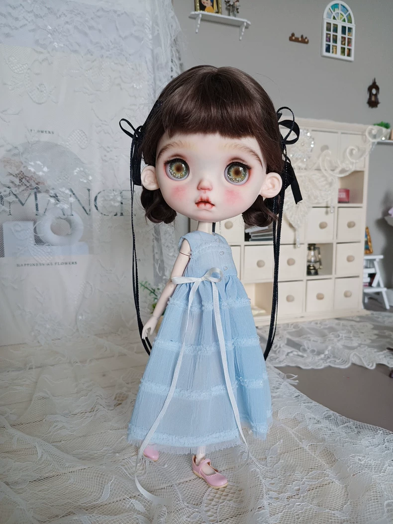 Charming Blythe Doll Blue Lace Dress - Elegant OB22 & OB24 Outfit for Collectors - Image 8