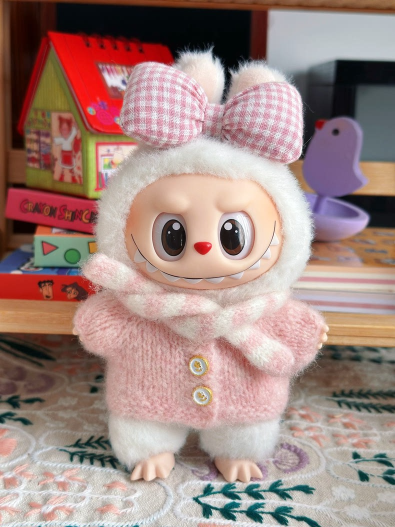 Charming Labubu Spring Outfit – Soft Woolen Cardigan & Scarf Set for Play & Display - Image 1