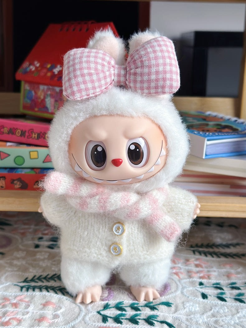 Charming Labubu Spring Outfit – Soft Woolen Cardigan & Scarf Set for Play & Display - Image 2