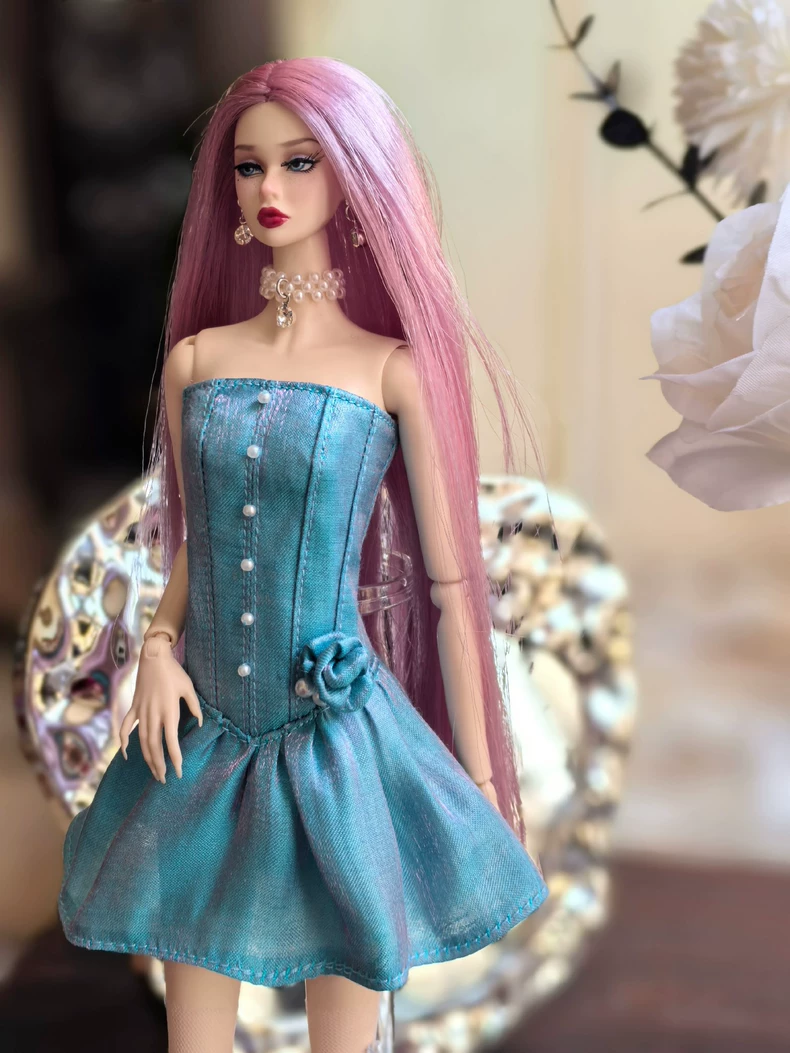 Enchanted Mermaid Fantasy: Iridescent BJD 1/6 Scale Dress - Image 1