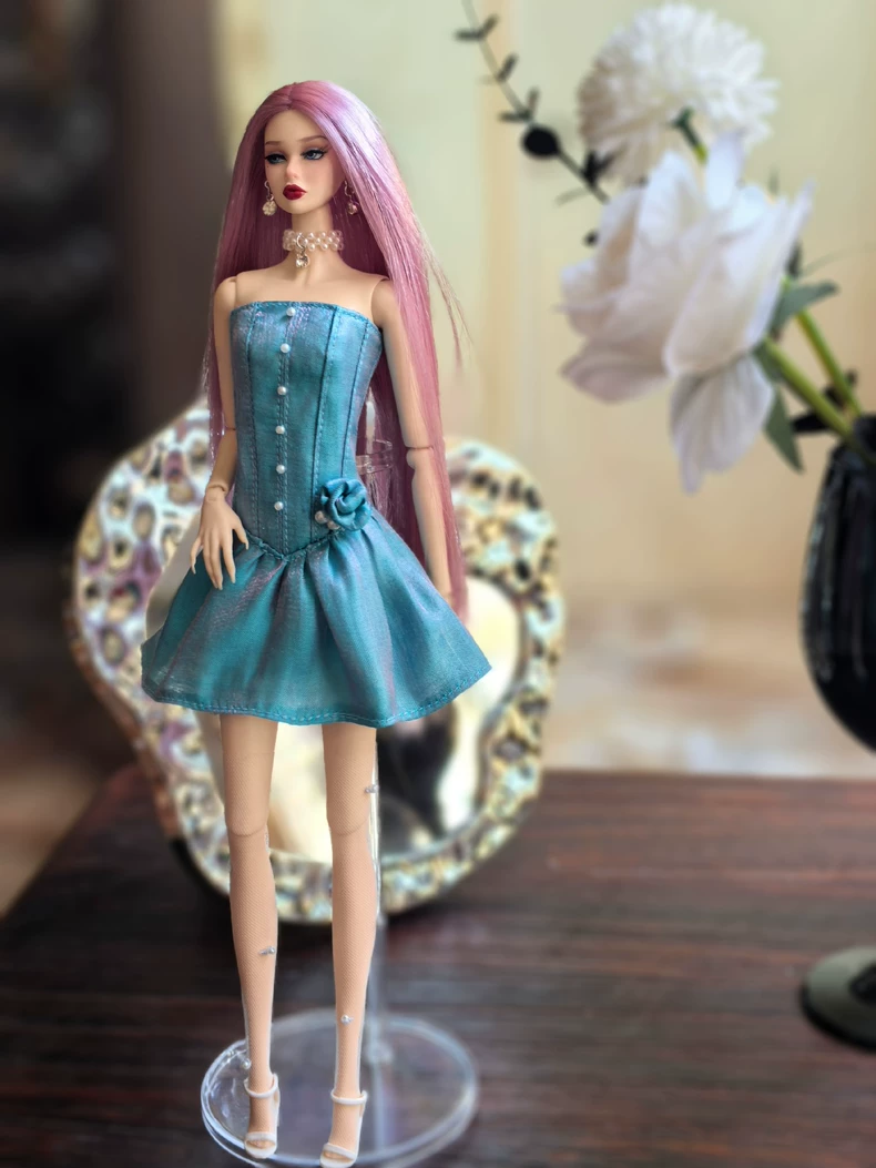 Enchanted Mermaid Fantasy: Iridescent BJD 1/6 Scale Dress - Image 3