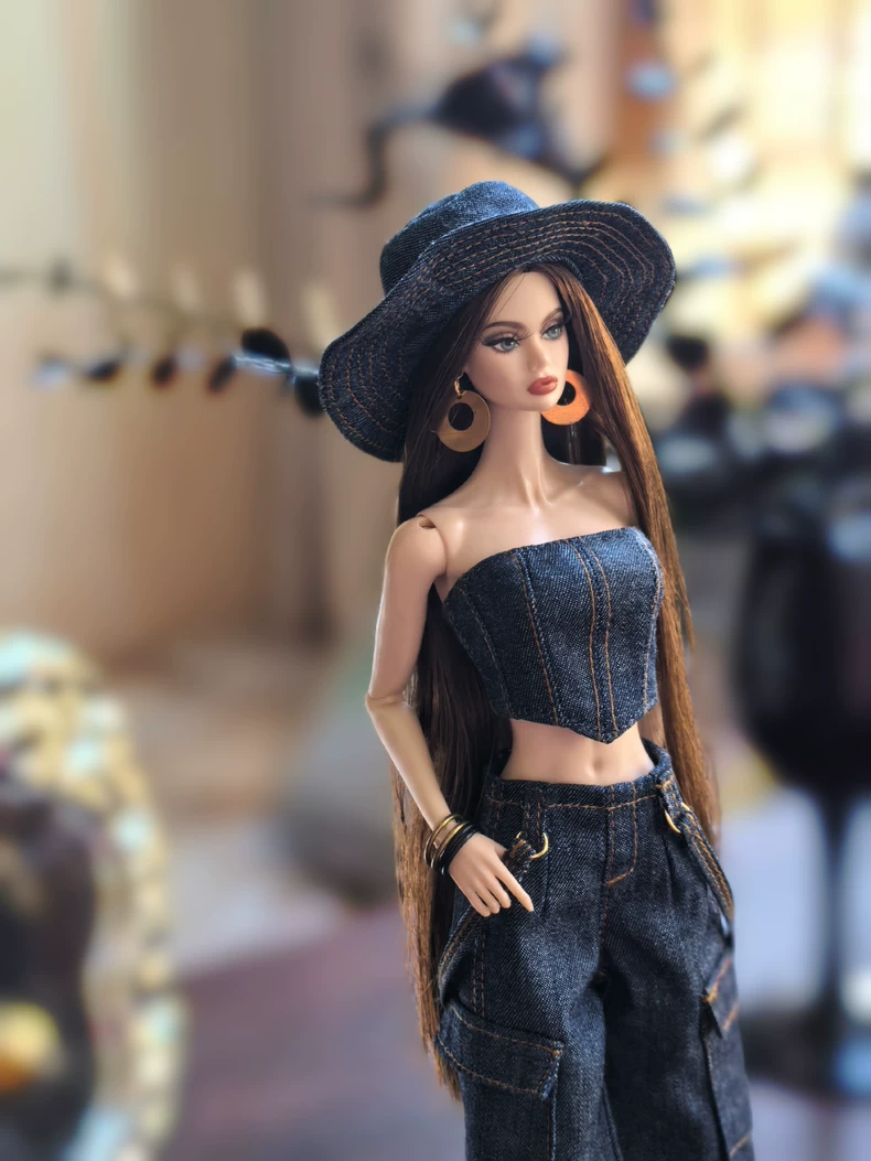 Stylish Denim Outfit for 1/6 BJD Dolls – Trendy Crop Top & Jeans with Accessories - Image 3