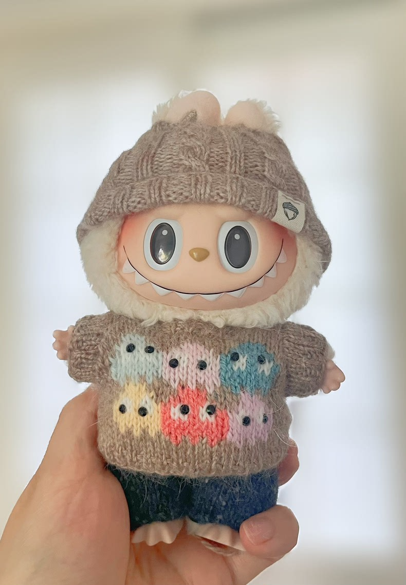 Handcrafted Labubu Doll Outfit: Cozy Sweater & Pants Set with Owl Motifs – Perfect for Collectors & Play! - Image 1