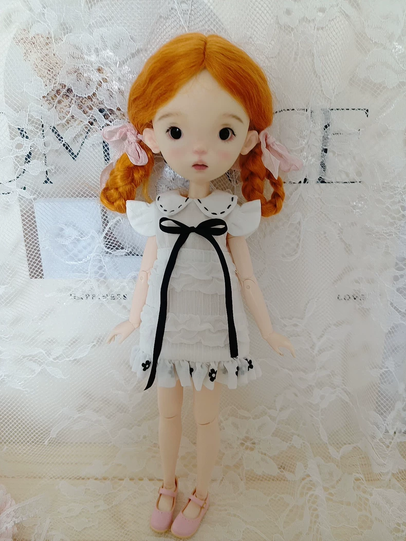 Elegant Blythe Doll Dress: White & Black Accent Outfit for Collectors - Image 1
