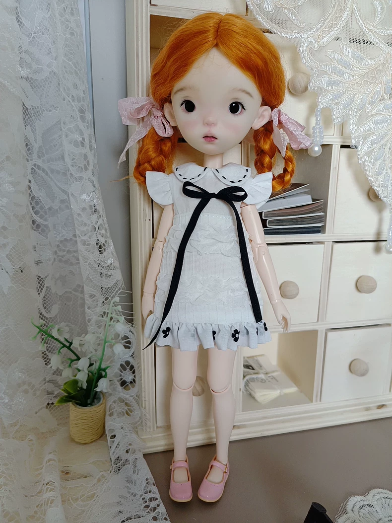 Elegant Blythe Doll Dress: White & Black Accent Outfit for Collectors - Image 2