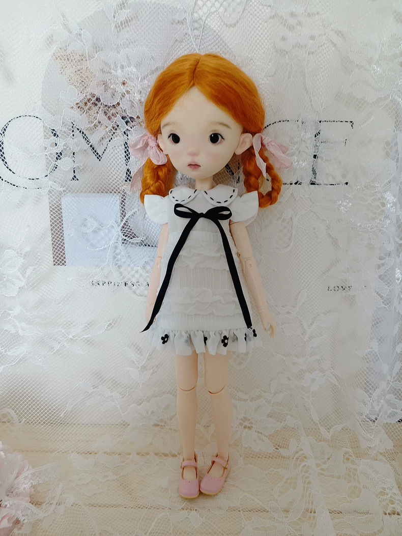 Elegant Blythe Doll Dress: White & Black Accent Outfit for Collectors - Image 3
