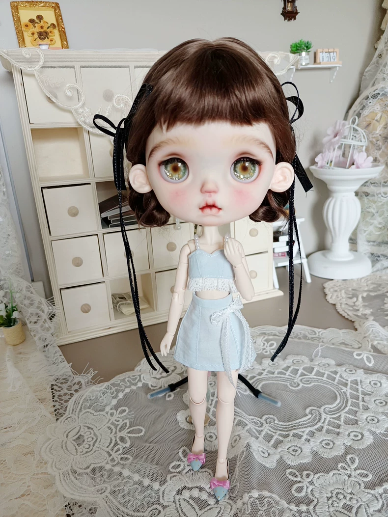 Elegant Pastel Blue BLYTHE Doll Outfit: Lace Top & Denim Skirt for OB22 Dolls - Image 2