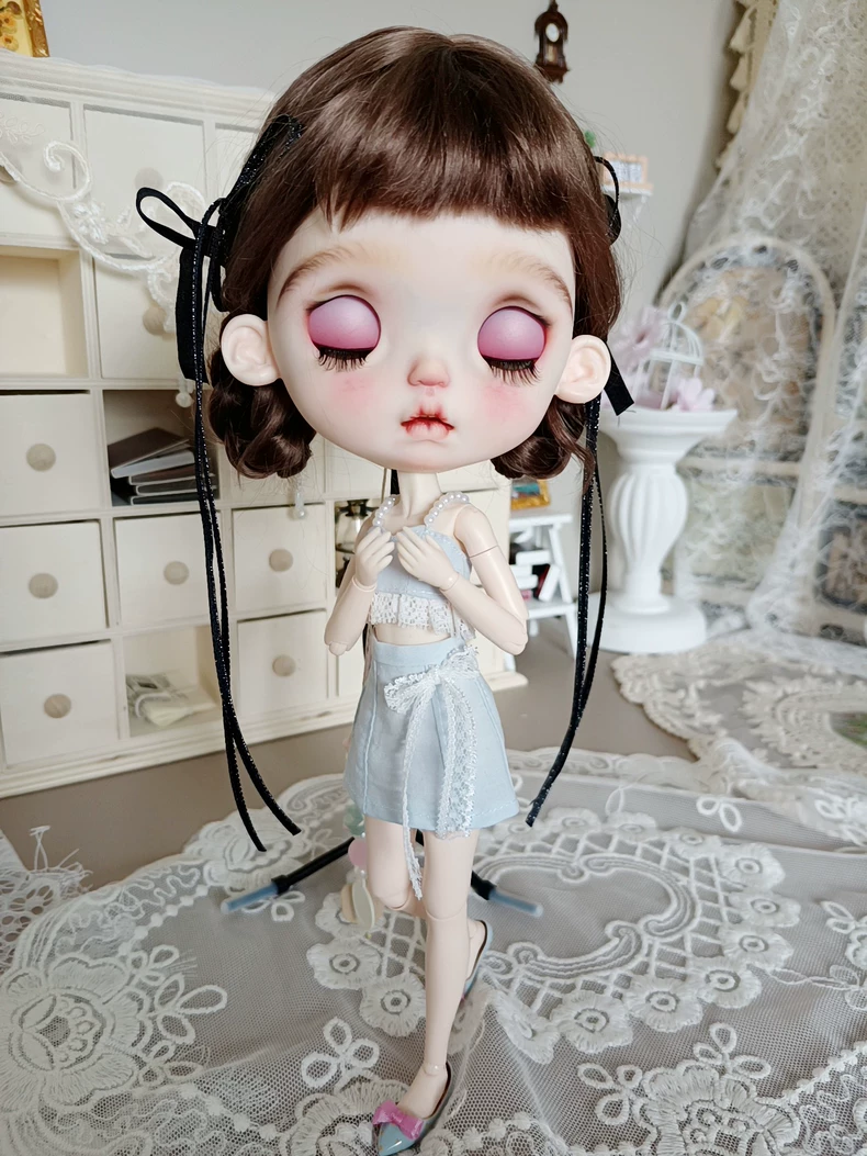 Elegant Pastel Blue BLYTHE Doll Outfit: Lace Top & Denim Skirt for OB22 Dolls - Image 4
