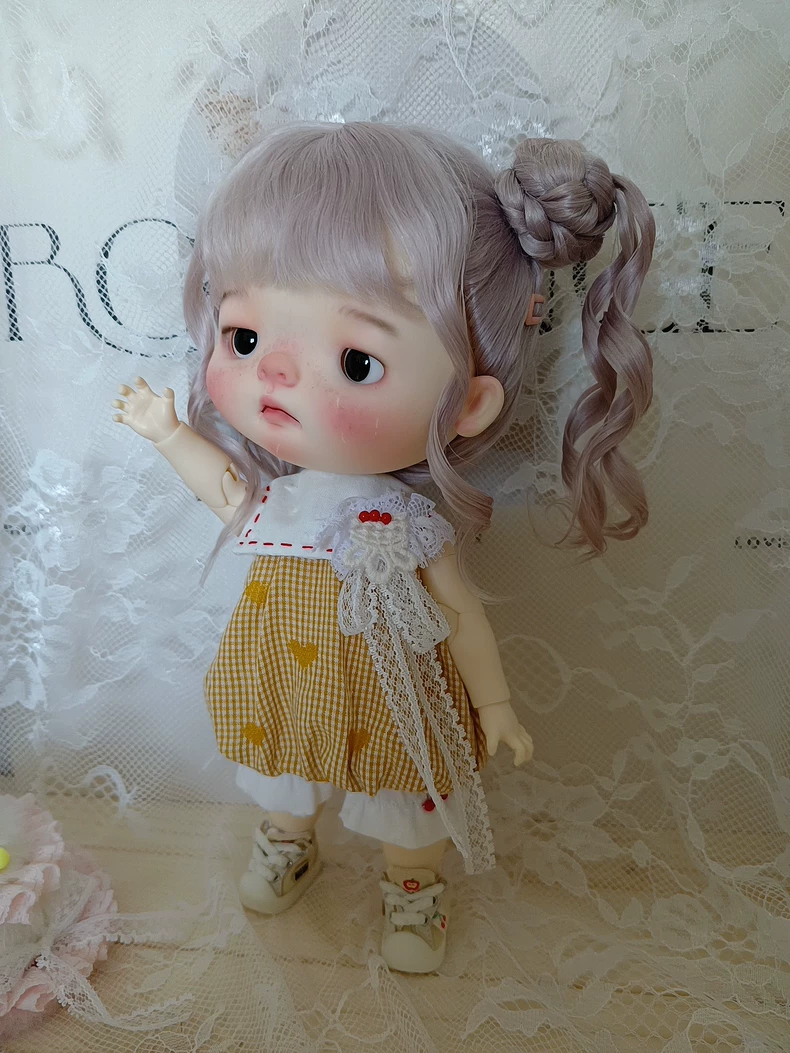 Charming BLYTHE Doll Outfit: White Lace Top & Yellow Gingham Skirt for Collectors - Image 7