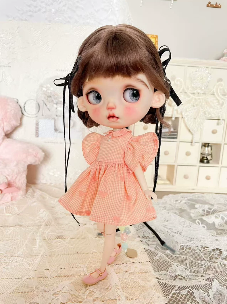 Charming Checkered Blythe Doll Dress for OB22 & OB24 - Premium Cotton Outfit with Matching Shoes - Image 1