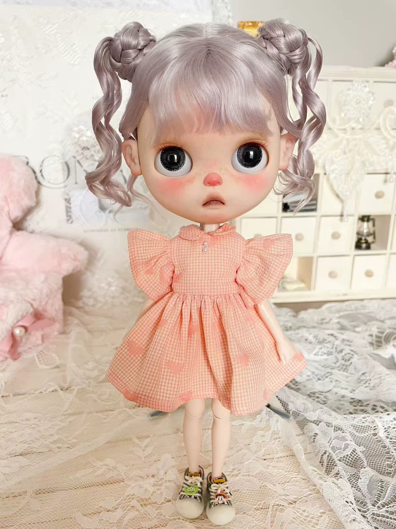 Charming Checkered Blythe Doll Dress for OB22 & OB24 - Premium Cotton Outfit with Matching Shoes - Image 5