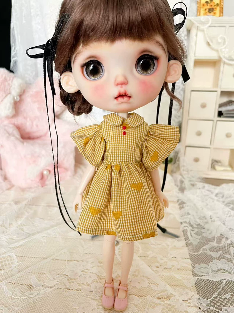 Vintage Charm BLYTHE Doll Dress: Elegant Yellow Heart-Patterned Cotton Outfit for Collectors - Image 2