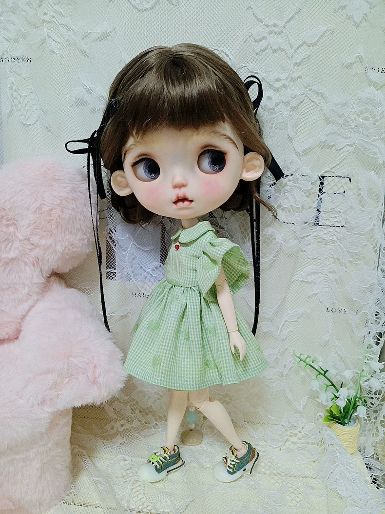 Charming Green Checkered Blythe Doll Dress for OB22 & OB24 – Playful & Durable Outfit with Accessories - Image 1