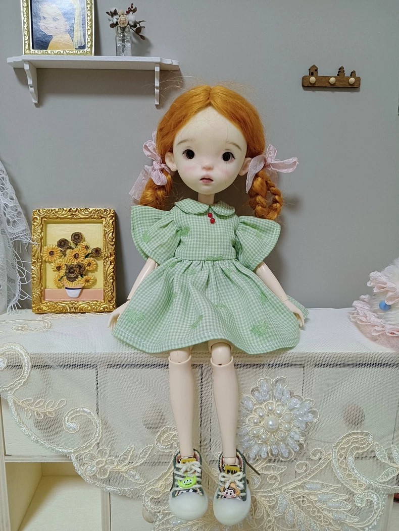 Charming Green Checkered Blythe Doll Dress for OB22 & OB24 – Playful & Durable Outfit with Accessories - Image 7