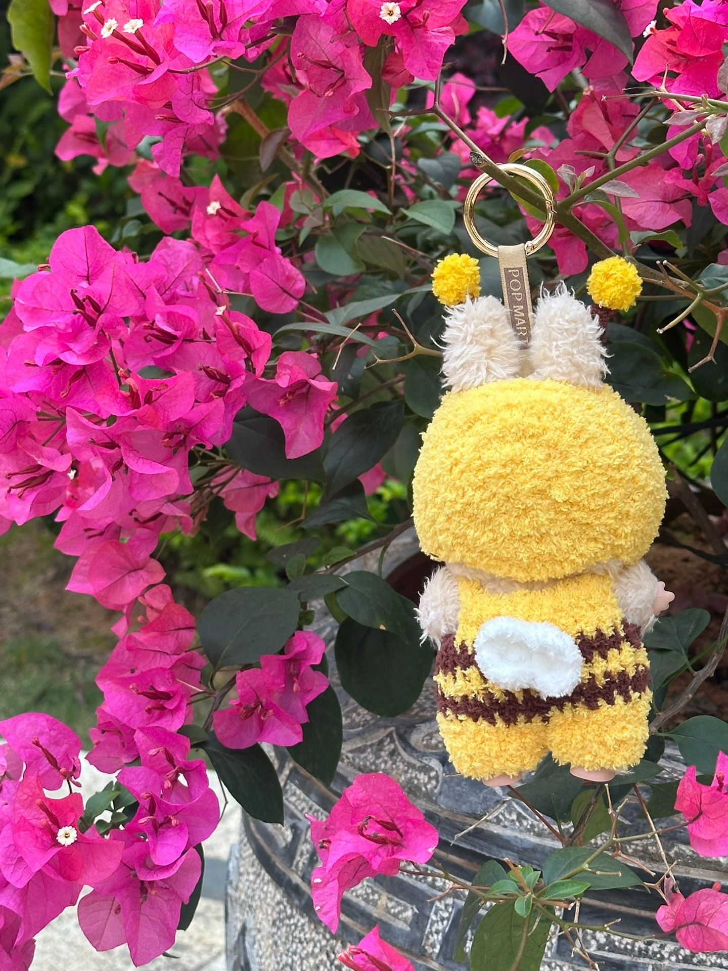 Adorable Bee-Themed LABUBU Doll Outfit – Cozy Hat & Snug Bodysuit for Collectors - Image 2