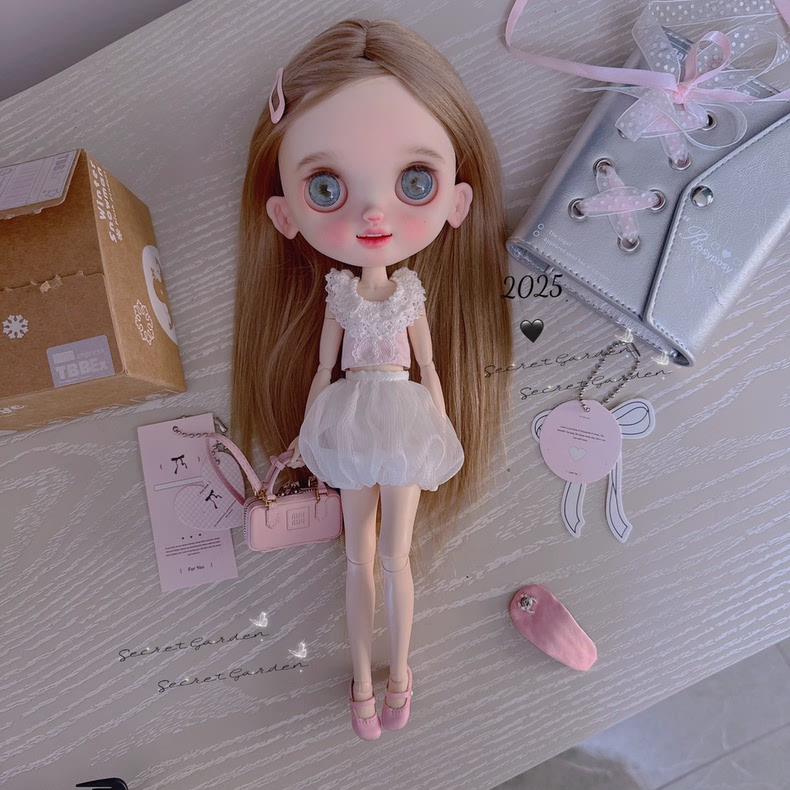 Elegant Blythe Doll Outfit: Pink Lace Top & White Silk Tulle Skirt for OB24 OB22 - Image 1