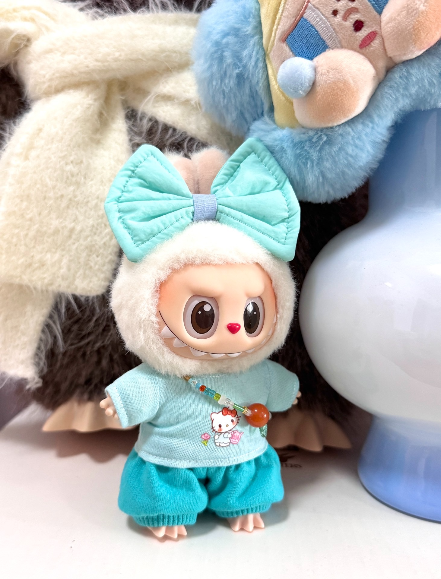 Charming Labubu Doll Outfit: Stylish Blue Top & Pants Set with Decorative Bow for Collectors - Image 5