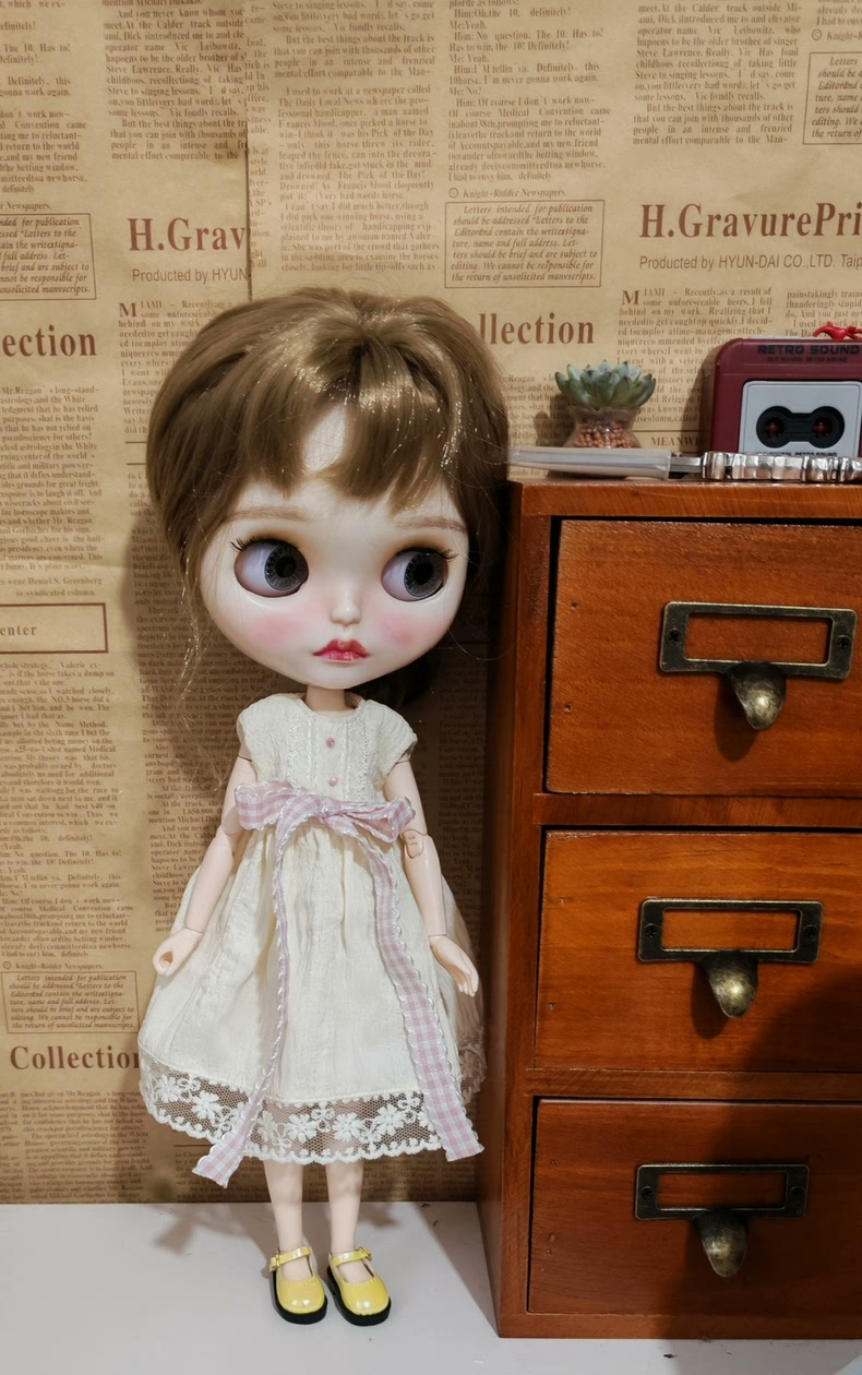 Vintage Cream Lace Dress with Pink Gingham Bow & Yellow Shoes for BLYTHE OB24 OB22 A-ZONE Dolls - No Returns - Image 1