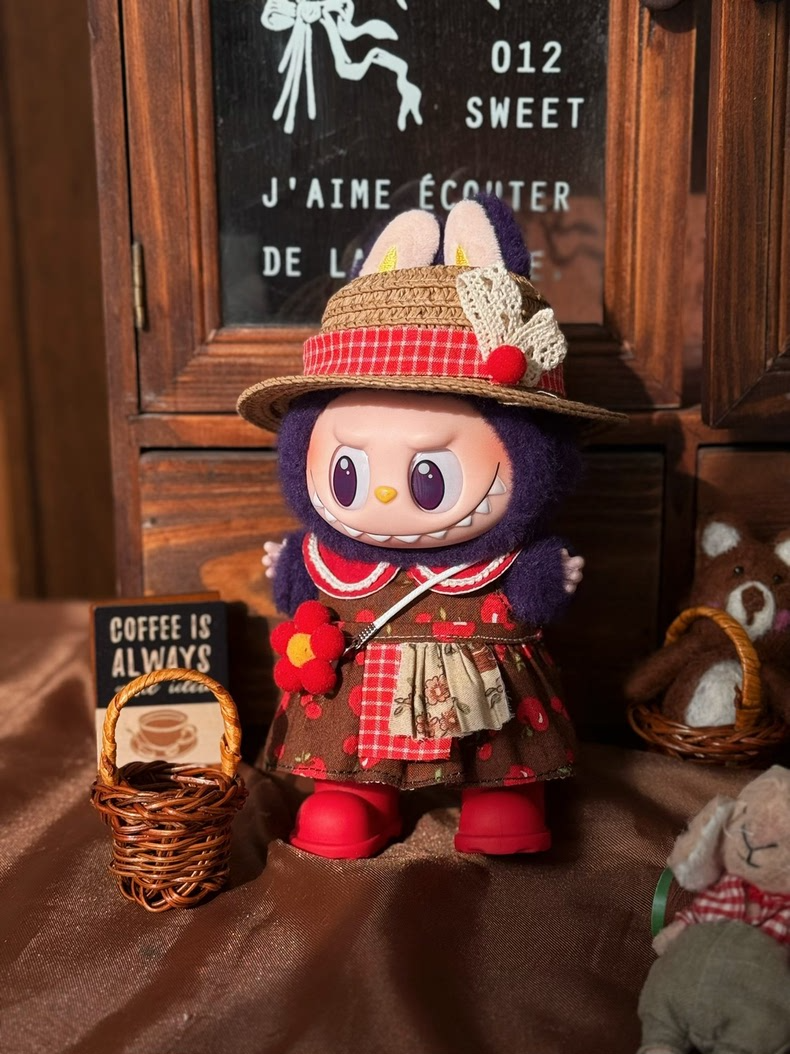 Whimsical Labubu Doll Summer Outfit: Straw Hat, Floral Dress & Eye Bag for Playful Adventures - Image 4