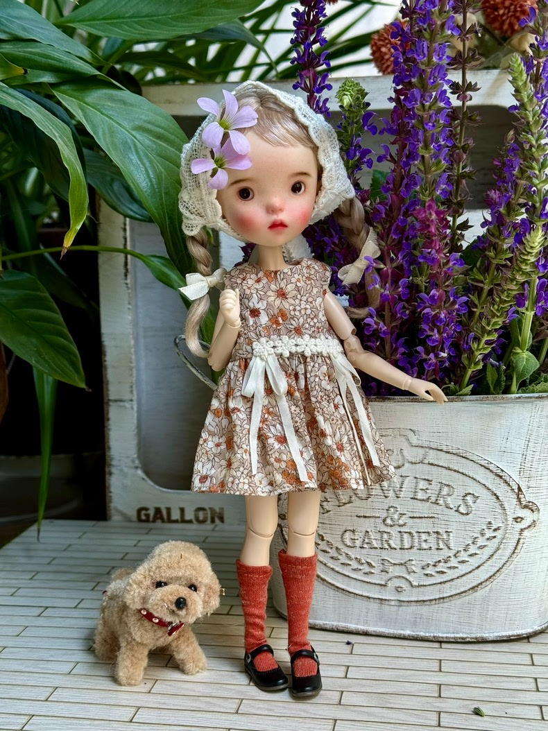 Charming French Floral Blythe Doll Dress Set with Lace Headpiece – Vintage Elegance & Whimsy - Image 1