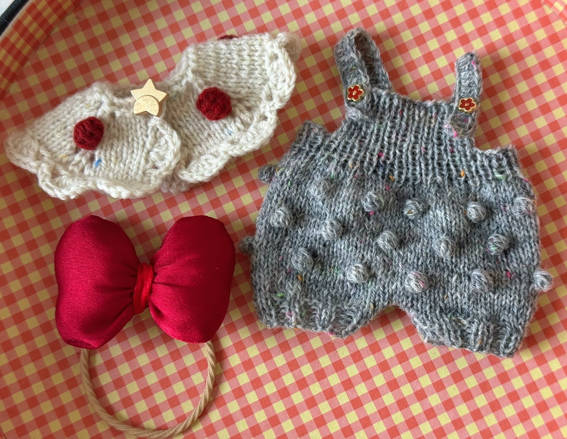 Handmade Knitwear Outfits for Labubu Dolls – Vibrant, Detailed & Adorable Accessories - Image 2