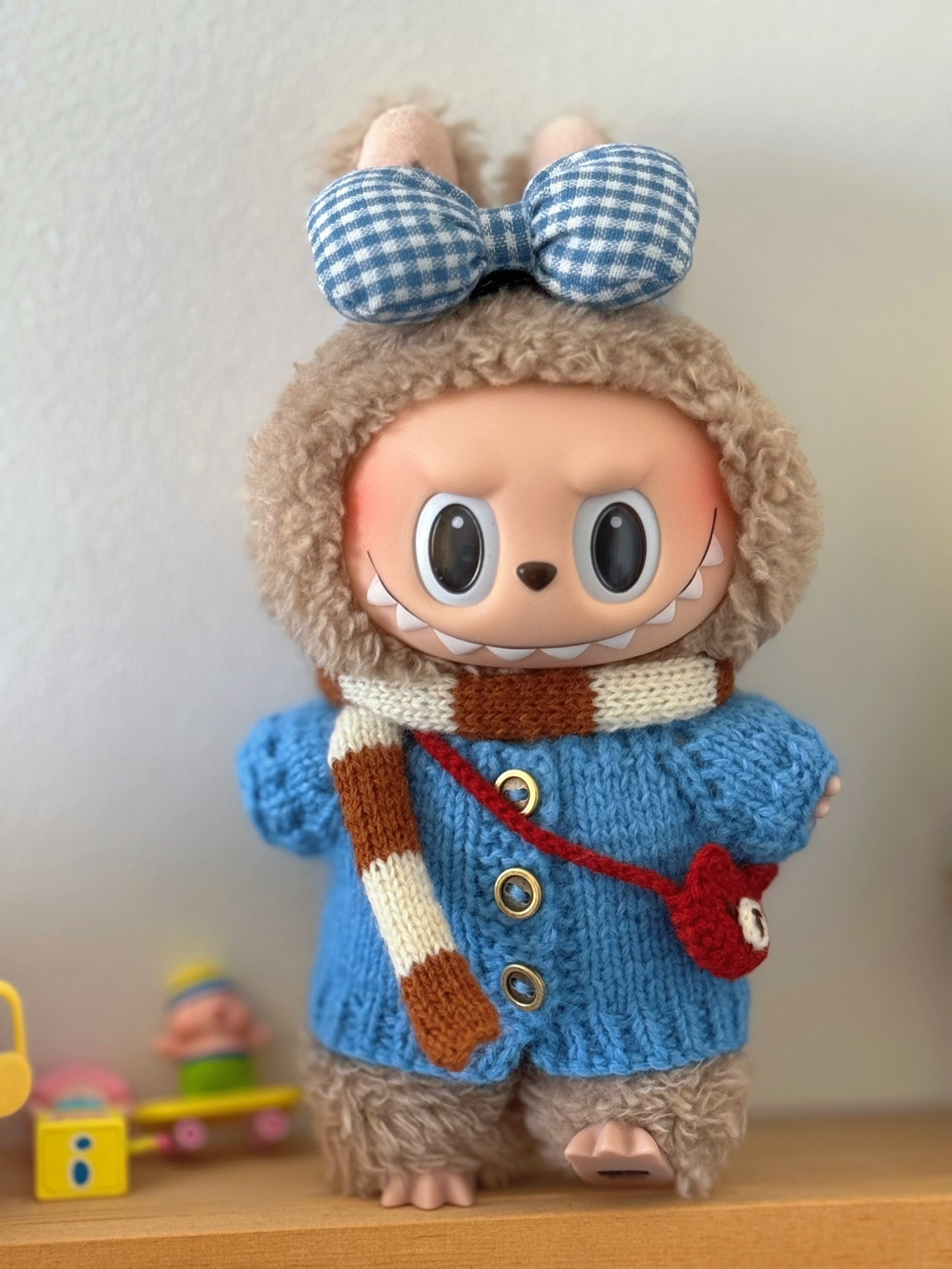 Handmade Knit Labubu Doll Outfit: Cozy Blue Sweater, Scarf & Headband – Perfect for Collectors & Playful Fashion - Image 1